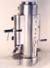 1930 - Cimbali, sütün şeklindeki ilk kahve makinesini üretmeye başladı (odun veya kömürle kaynatılan sudan sıcak su ve buhar üreten sistem-Rapida).